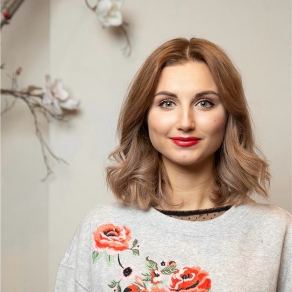 H & M embroidered sweatshirt never worn - Picture 3 of 13